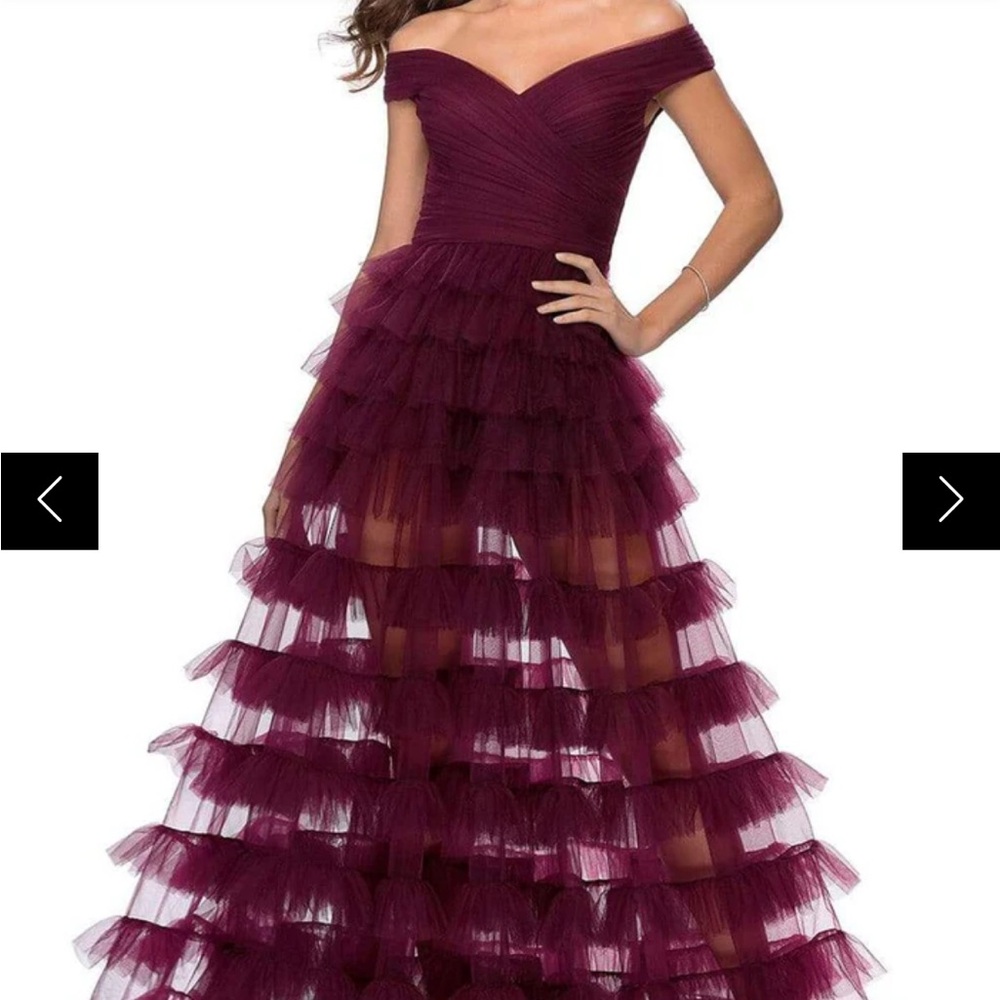 Tulle dark berry Off-Shoulder la femme Gown
